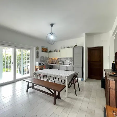 Lido Cincinnato House -